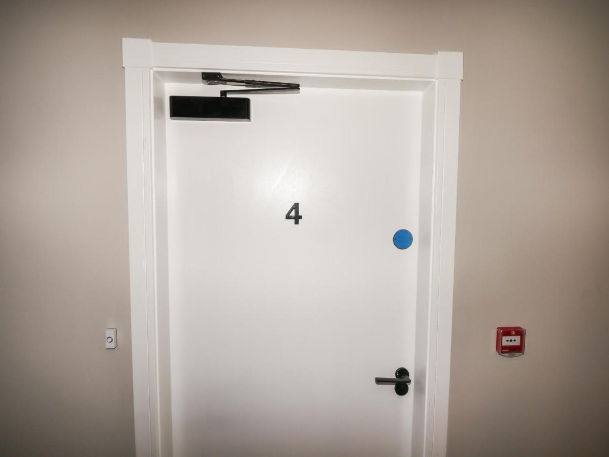 The Poppy Fields Abode Apartment Рил Екстериор снимка
