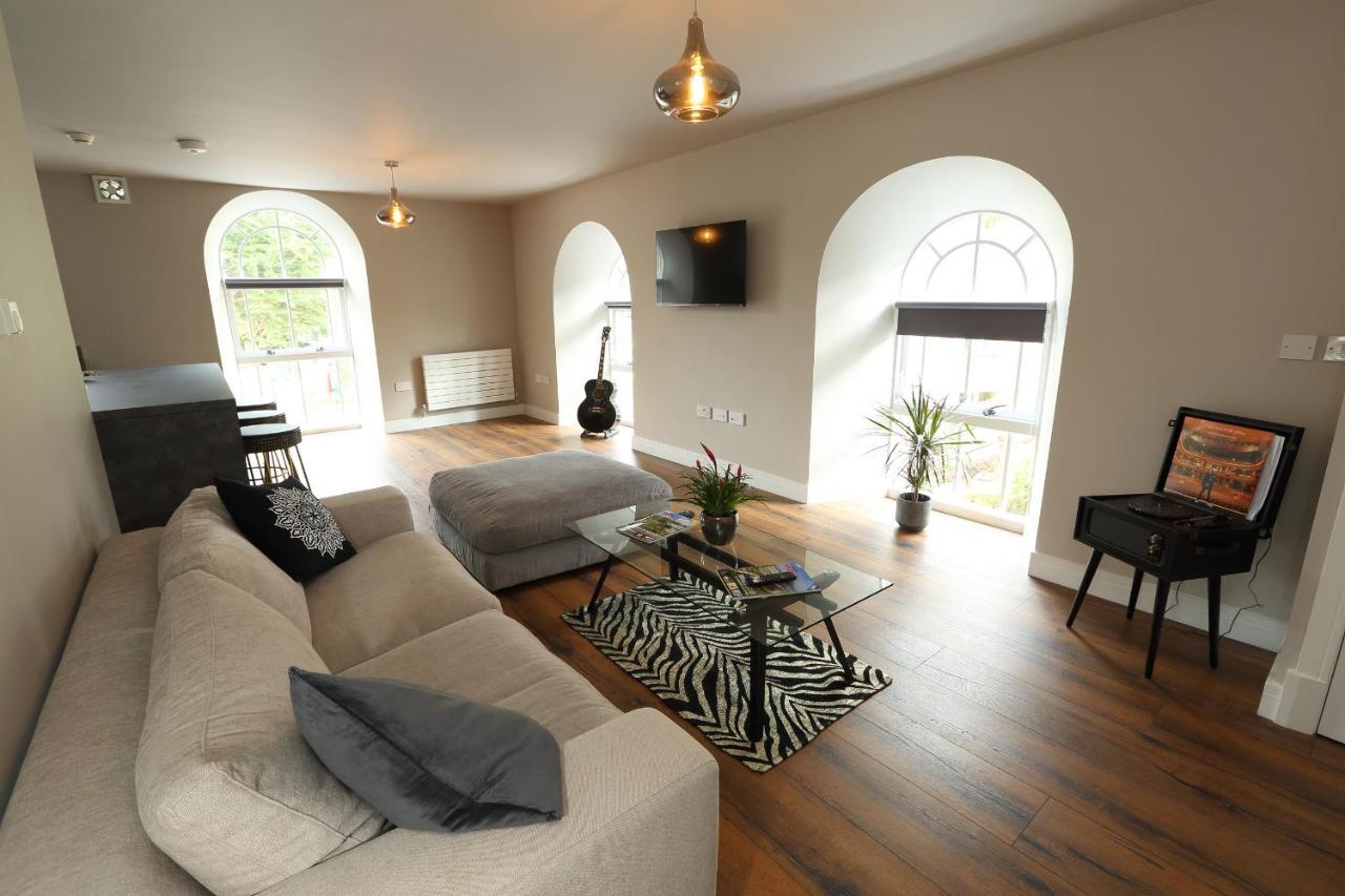 The Poppy Fields Abode Apartment Рил Екстериор снимка